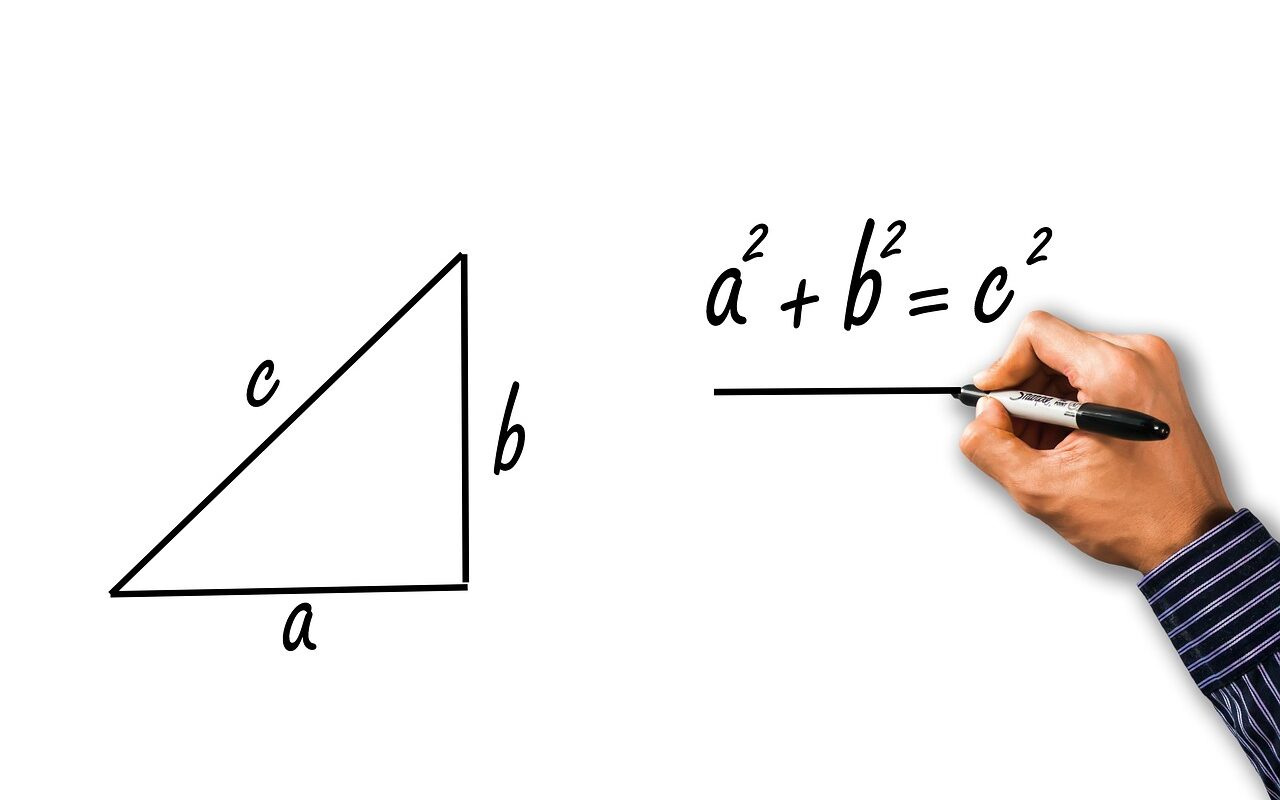 Nauka wzorów matematycznych na przykładzie twierdzenia Pitagorasa